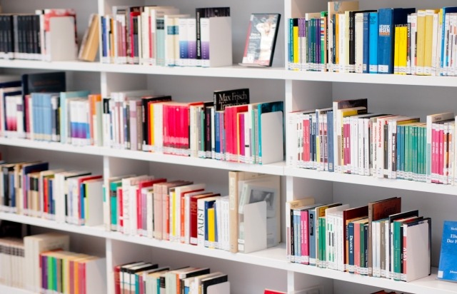 SNS運用を本で学ぶ際の注意点