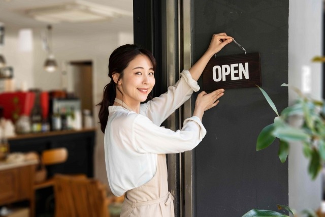 【最新】カフェのSEO対策は本当に必要?MEO・SNSとの優先順位と今すぐできる集客術をやさしく解説