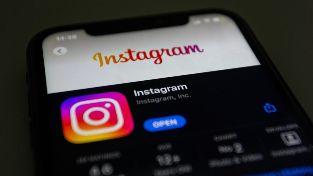 インスタのビジネスチャットとは?通常のDMとの違い